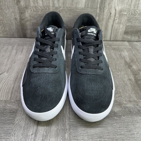 Nike Vulc SB Men's size 10.5 Black White Suede Shoes CD5010-003 - Picture 4 of 8